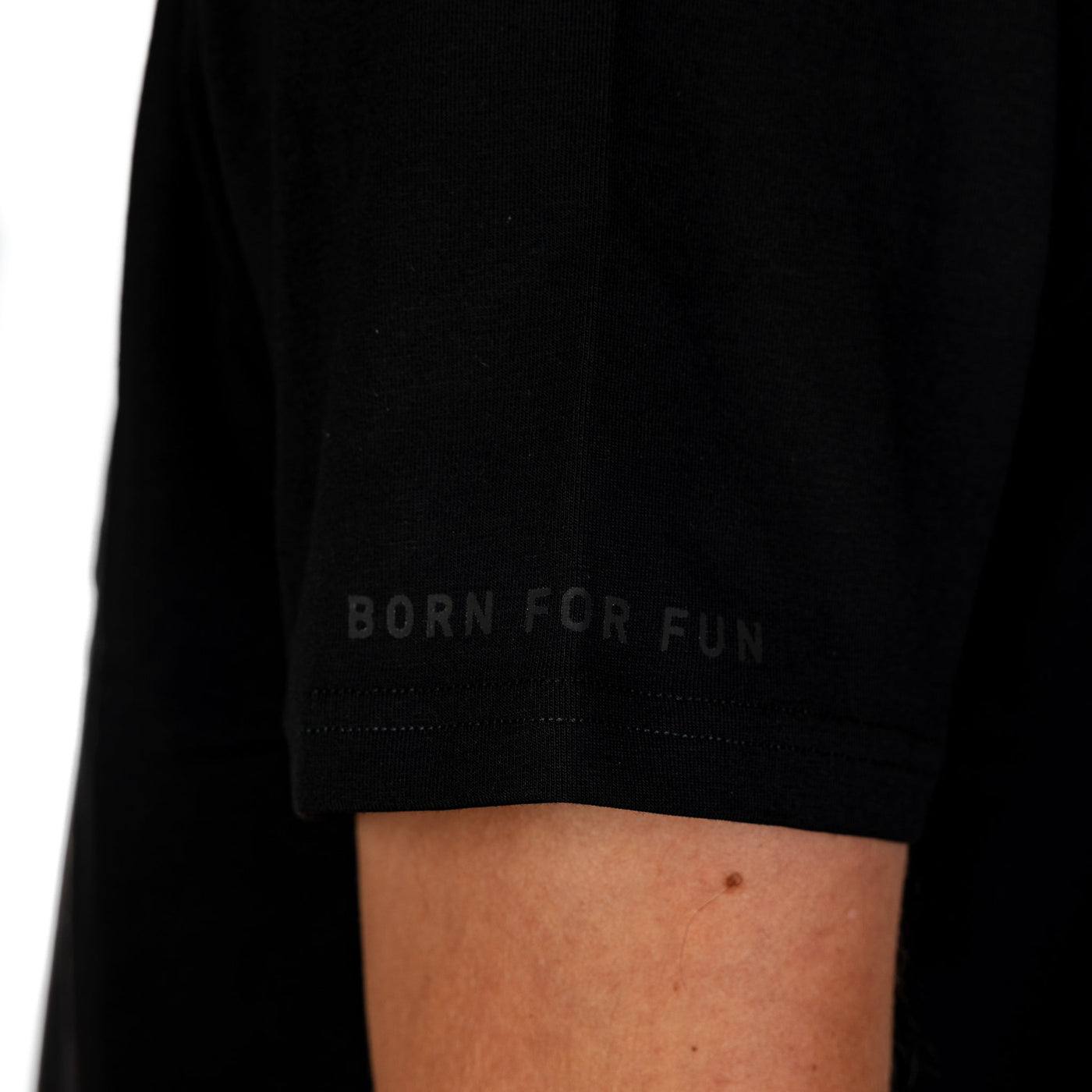 CAMISETA SÍMBOLO NEGRO/SOMBRA